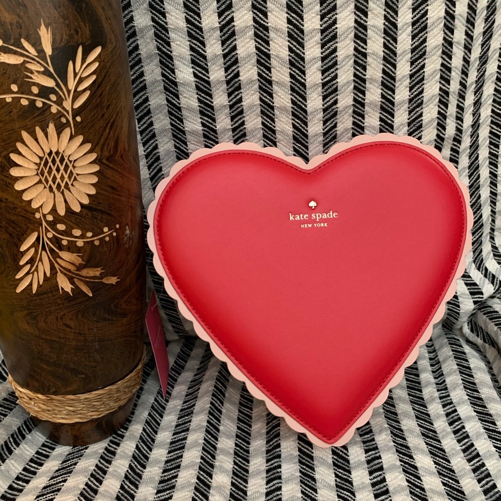 Yours truly Kate spade heart crossbody red multi - Picture 1 of 6